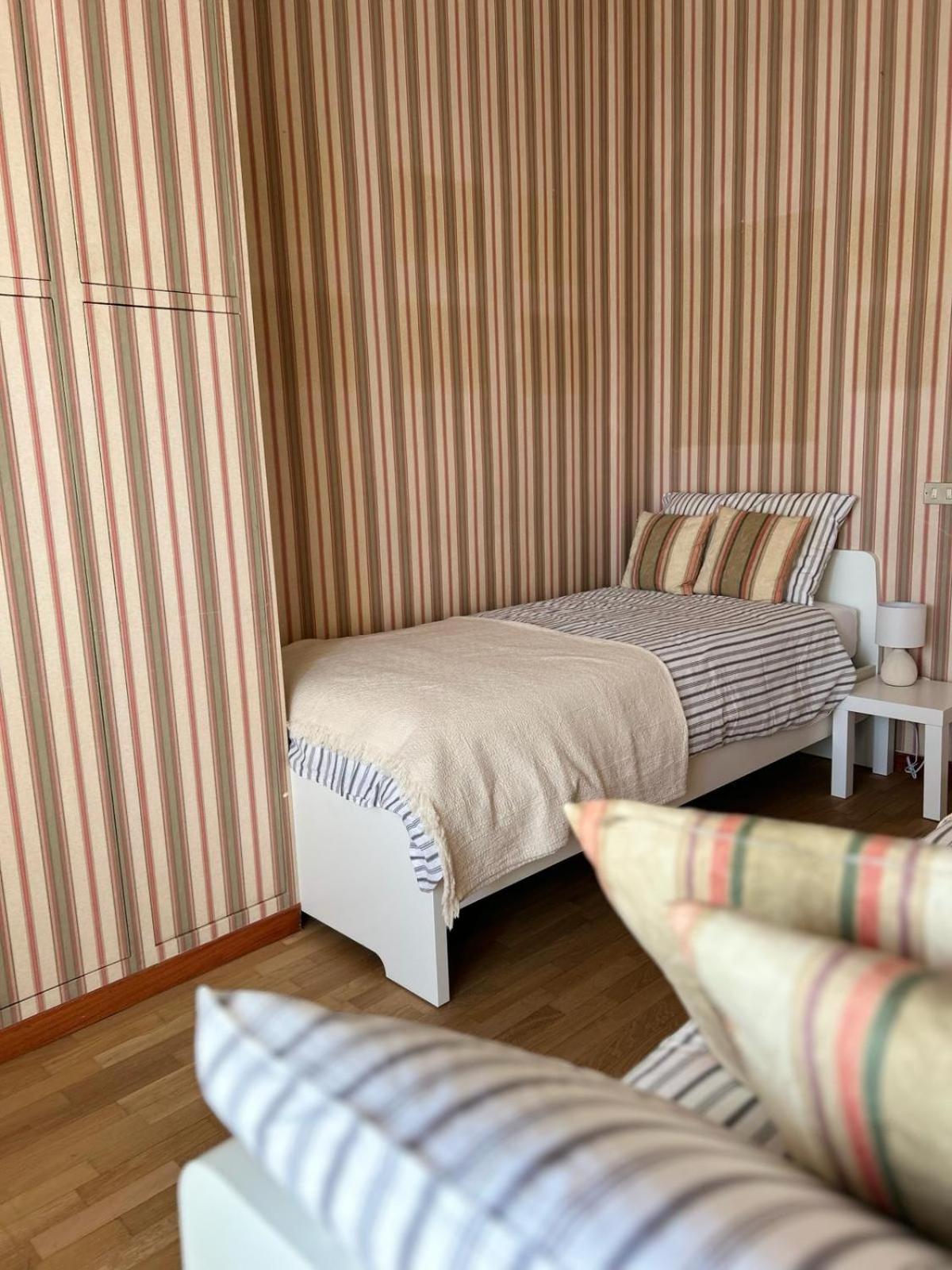 Front Beach Apartment - 3 Bedrooms Bari Bagian luar foto