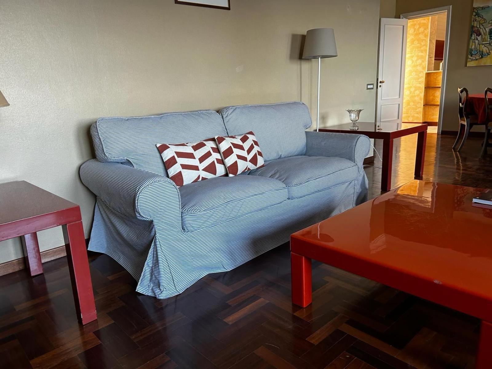 Front Beach Apartment - 3 Bedrooms Bari Bagian luar foto