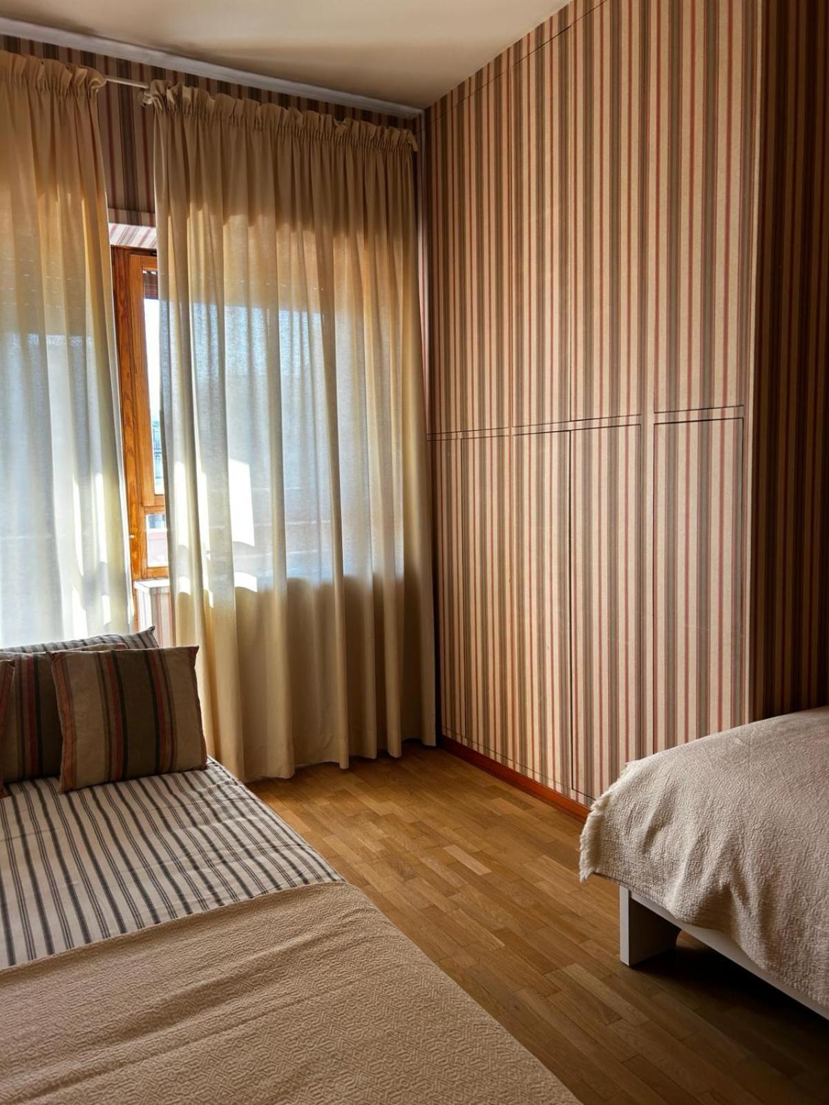 Front Beach Apartment - 3 Bedrooms Bari Bagian luar foto