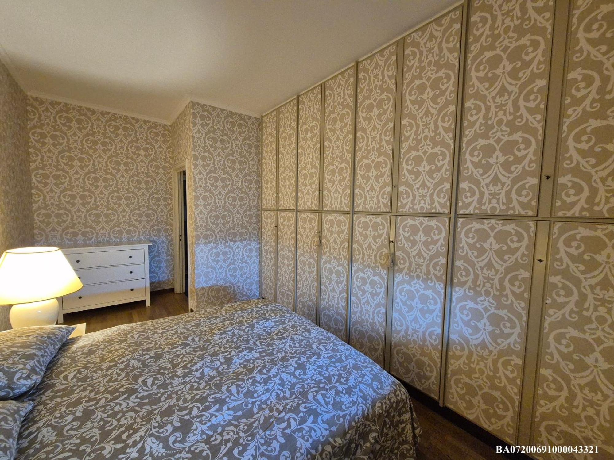 Front Beach Apartment - 3 Bedrooms Bari Bagian luar foto