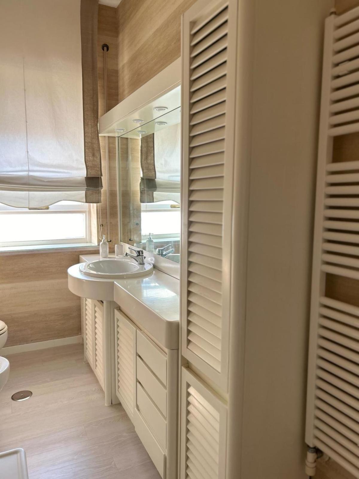 Front Beach Apartment - 3 Bedrooms Bari Bagian luar foto